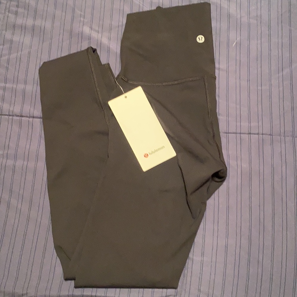 Lululemon Wunder Under Super High rise leggings 28’’